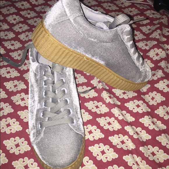 Shoes - Picture 2 of 5